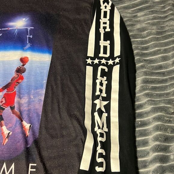 🔥🔥 MICHAEL JORDAN AIRTIME MVP World Champs Long Sleeve Tee - Good Condition - Picture 6 of 11